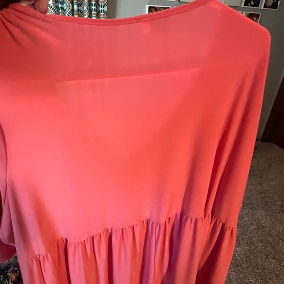 Cute summer top in a coral color. - Picture 3 of 3